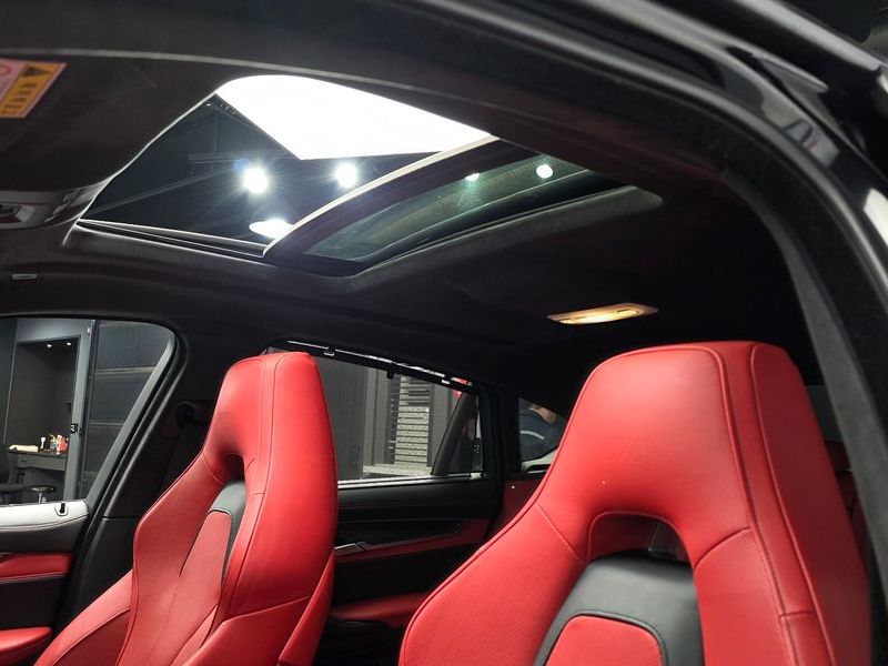 2017 BMW X6 4.4 photo 17