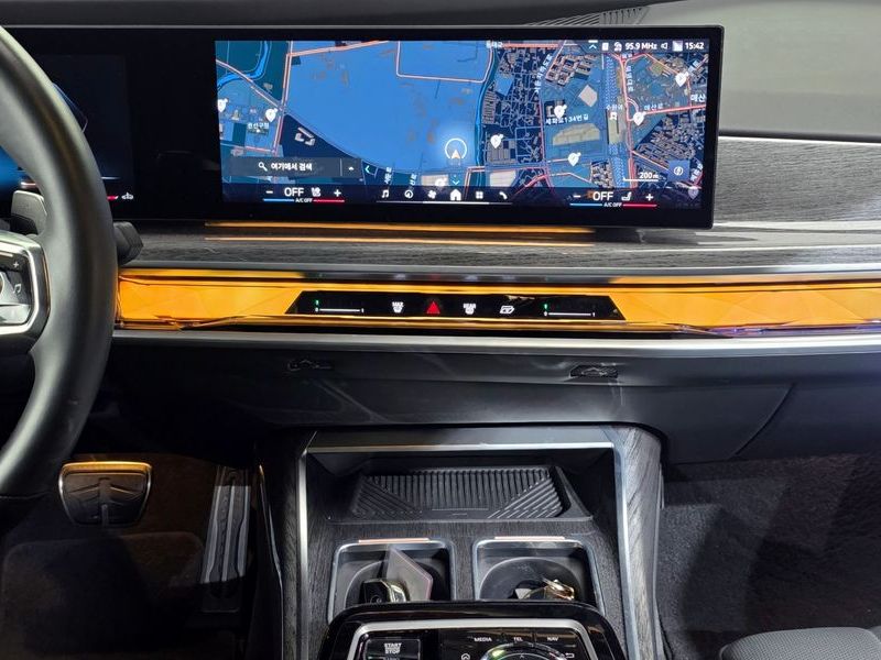 2024 BMW 7 Series 740i xDrive M Sport Limited photo 14