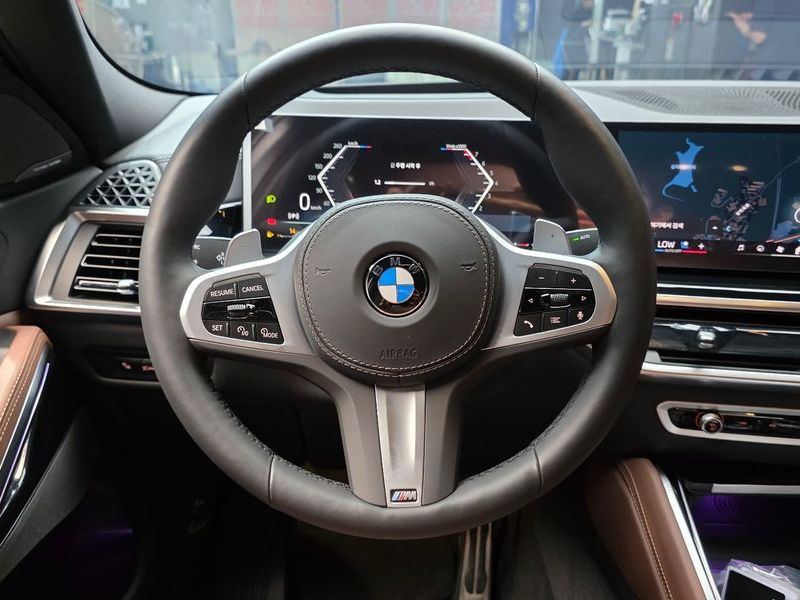 2026 BMW X6 xDrive40i M Sport photo 13