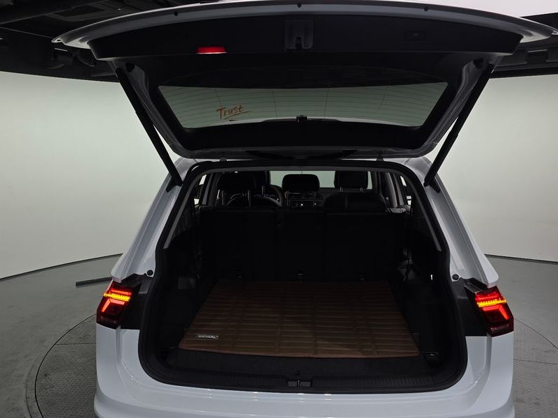 2022 Volkswagen Tiguan 2.0 TSI Prestige photo 20