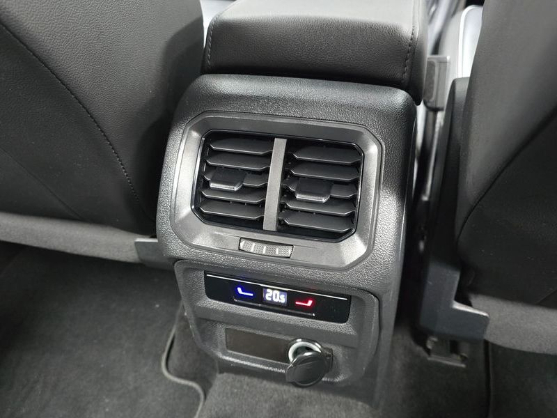 2022 Volkswagen Tiguan 2.0 TDI Premium photo 19