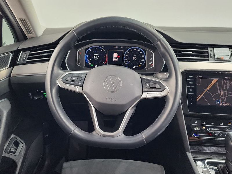 2021 Volkswagen Passat 2.0 TDI Premium photo 13