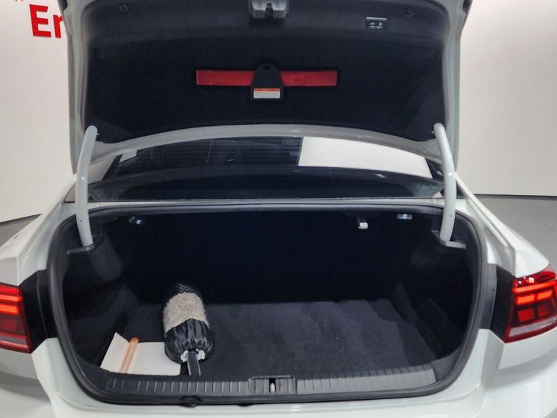 2021 Volkswagen Passat 2.0 TDI Premium photo 20