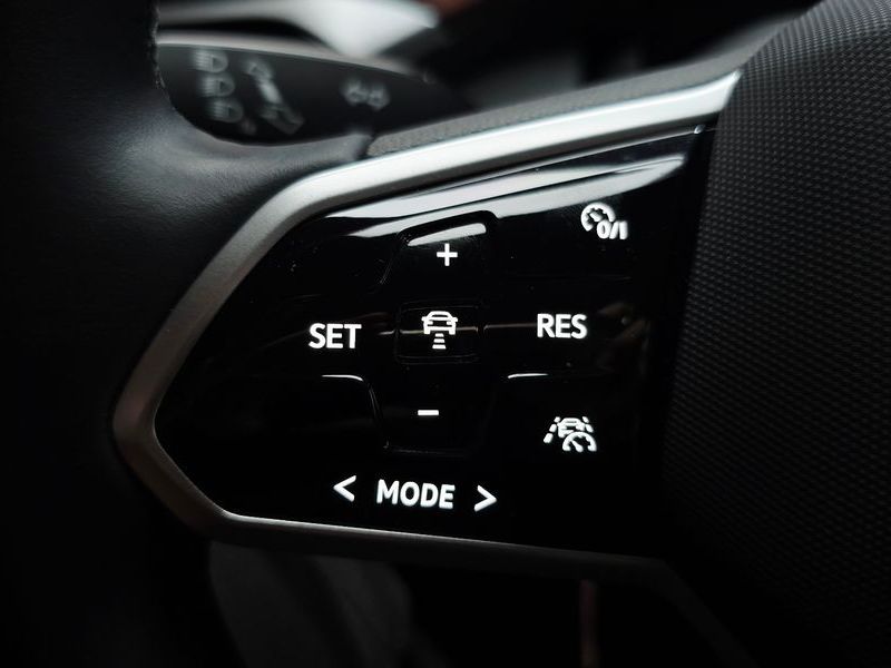 2023 Volkswagen ID.4 Pro photo 16