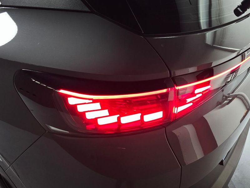 2023 Volkswagen ID.4 Pro photo 23