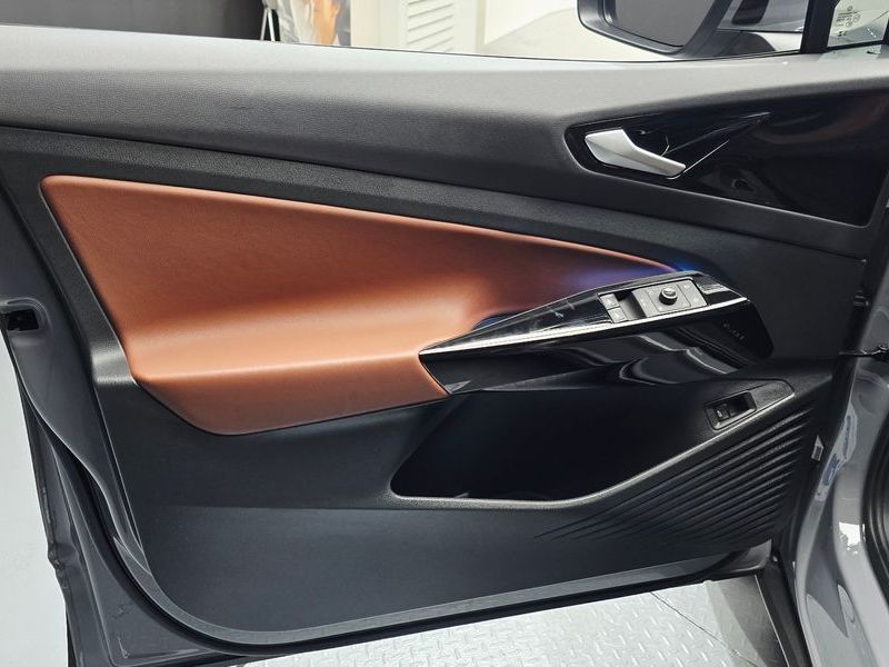2023 Volkswagen ID.4 Pro photo 24