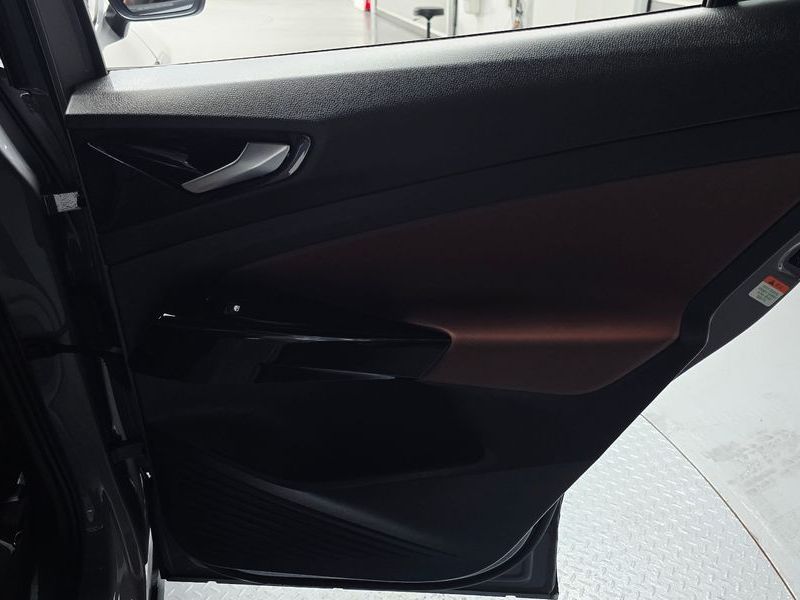2023 Volkswagen ID.4 Pro photo 30