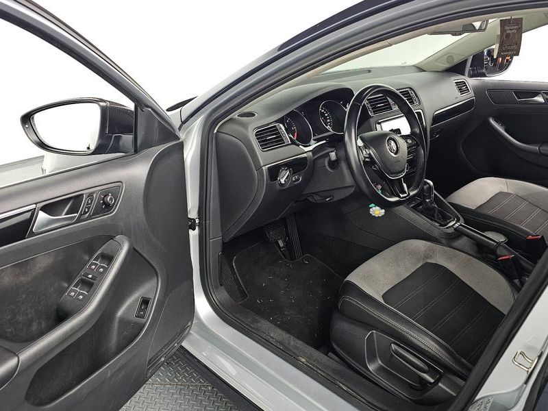 2015 Volkswagen Jetta 2.0 TDI BlueMotion 6th photo 11