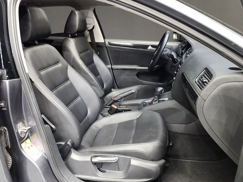 2015 Volkswagen Jetta 2.0 TDI BlueMotion Premium 6th photo 11