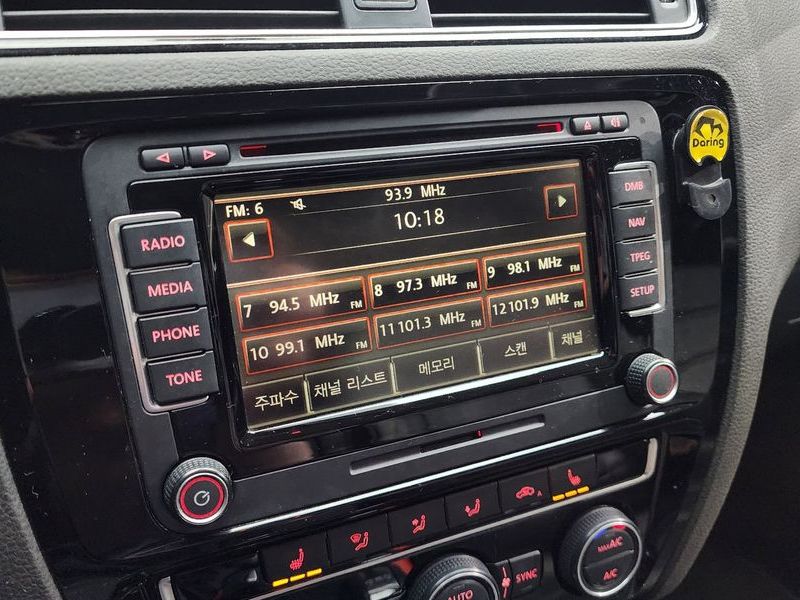 2015 Volkswagen Jetta 2.0 TDI BlueMotion Premium 6th photo 14