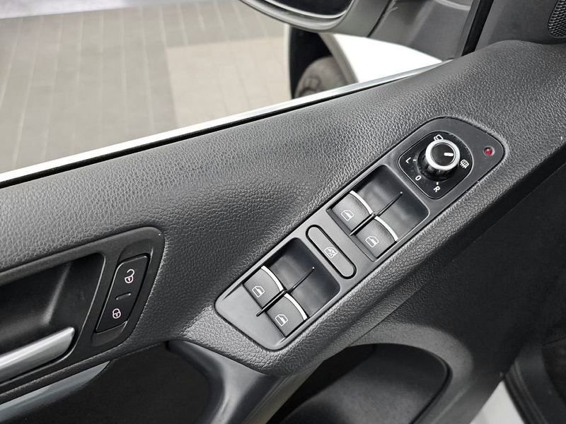 2015 Volkswagen Tiguan 2.0 TDI Comfort 5N photo 17