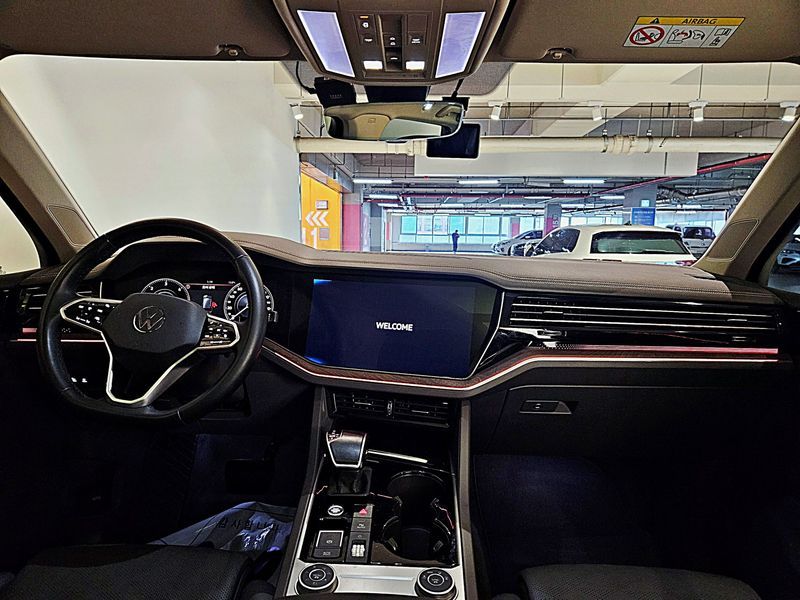 2023 Volkswagen Touareg 3.0 TDI Prestige photo 7