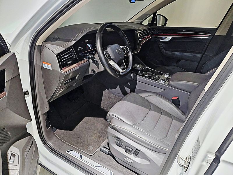 2023 Volkswagen Touareg 3.0 TDI Prestige photo 10