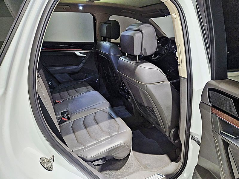 2023 Volkswagen Touareg 3.0 TDI Prestige photo 15