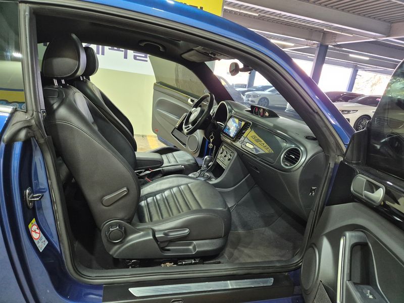 2013 Volkswagen Beetle 2.0 TDI Premium 3rd photo 12