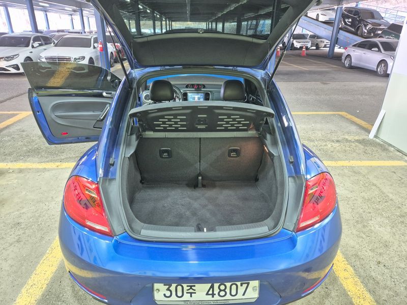 2013 Volkswagen Beetle 2.0 TDI Premium 3rd photo 19
