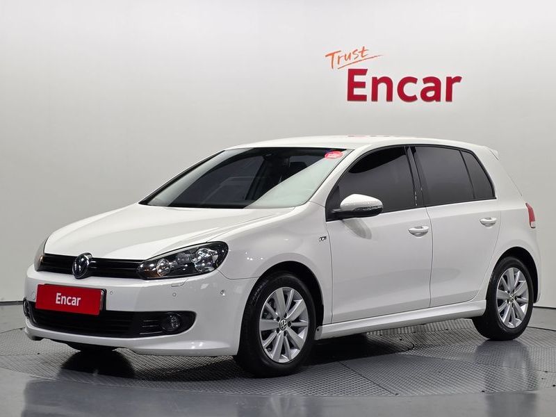 2013 Volkswagen Golf 1.6 TDI Blue Motion StyleEdition photo 1