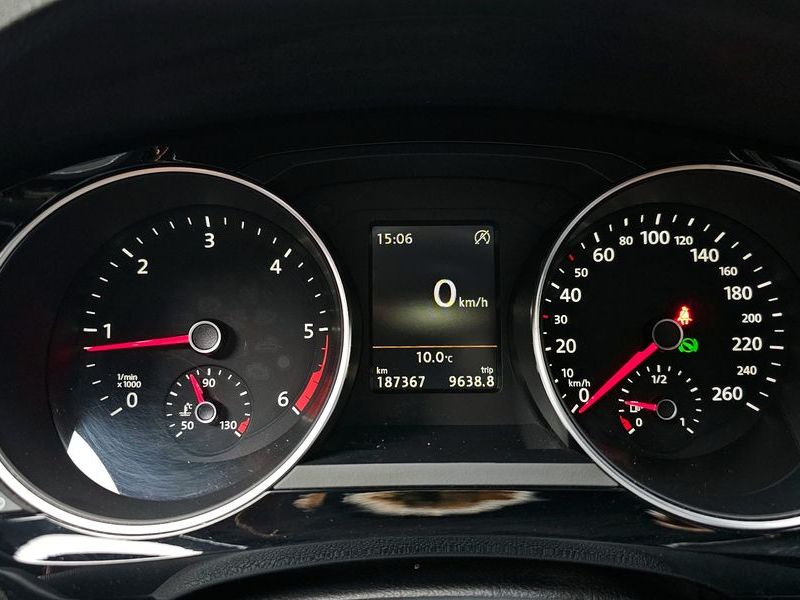 2015 Volkswagen Jetta 2.0 TDI BlueMotion Premium 6th photo 8