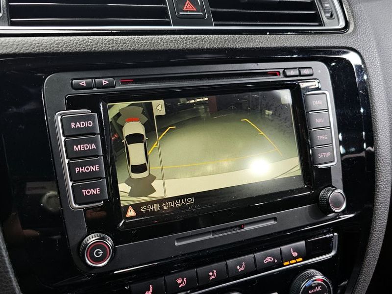 2015 Volkswagen Jetta 2.0 TDI BlueMotion Premium 6th photo 15
