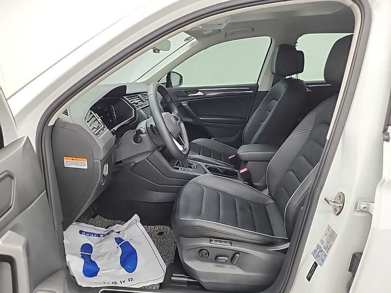 2022 Volkswagen Tiguan 2.0 TDI Premium photo 11