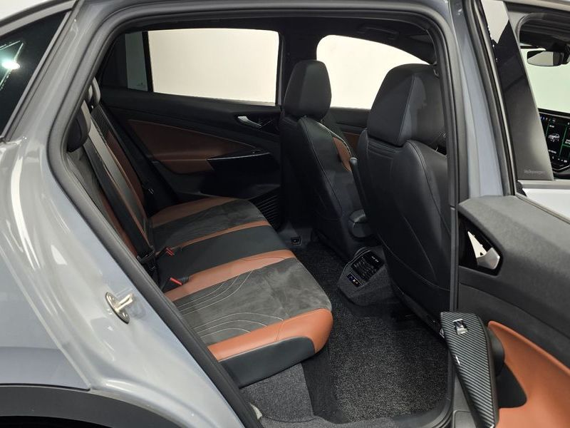 2024 Volkswagen ID.5 Pro photo 12