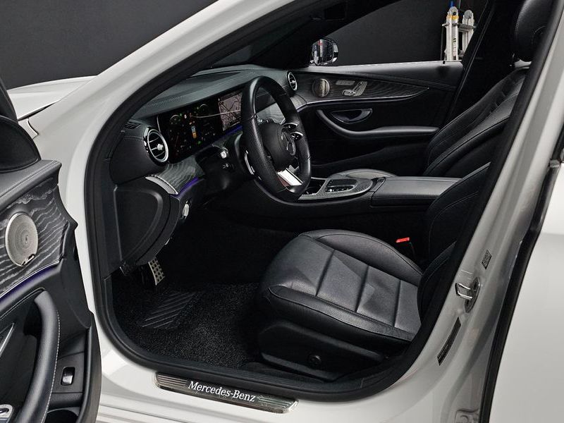 2022 Mercedes-Benz E-Class E350 4MATIC AMG Line photo 11
