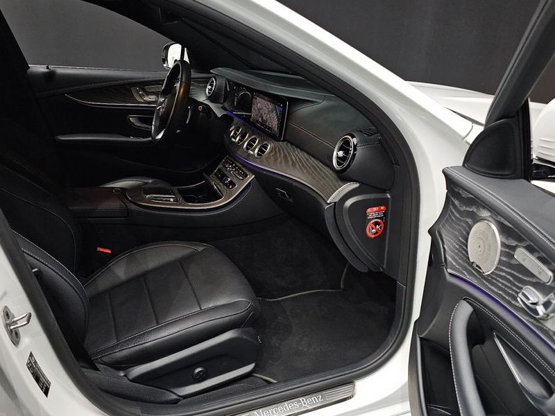 2022 Mercedes-Benz E-Class E350 4MATIC AMG Line photo 10