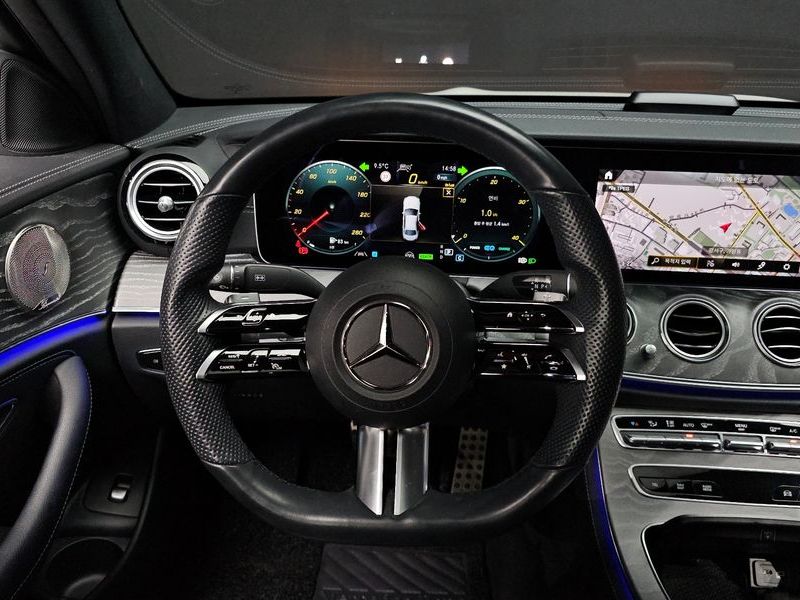2022 Mercedes-Benz E-Class E350 4MATIC AMG Line photo 13