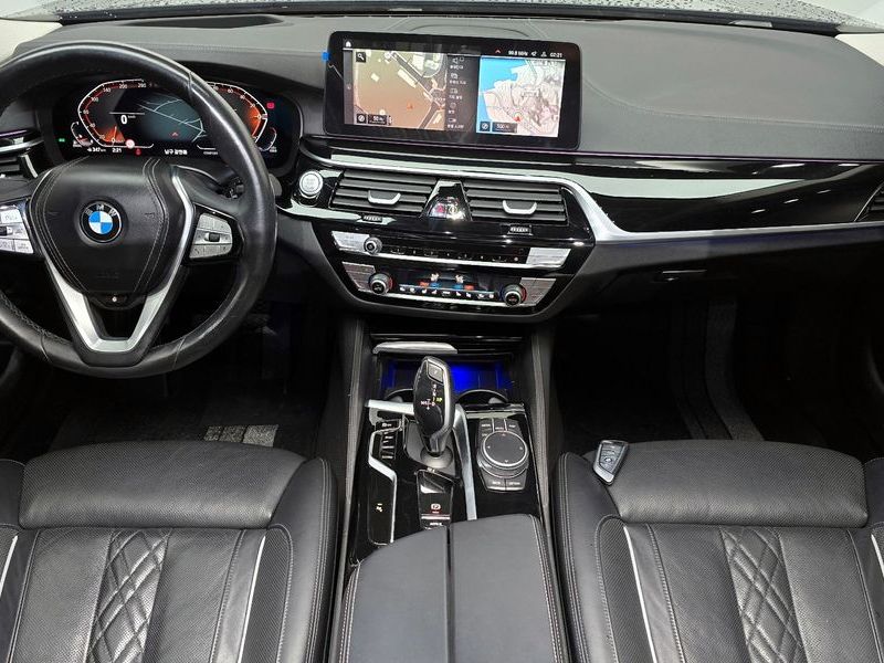 2021 BMW 5 Series 523d Luxury photo 7