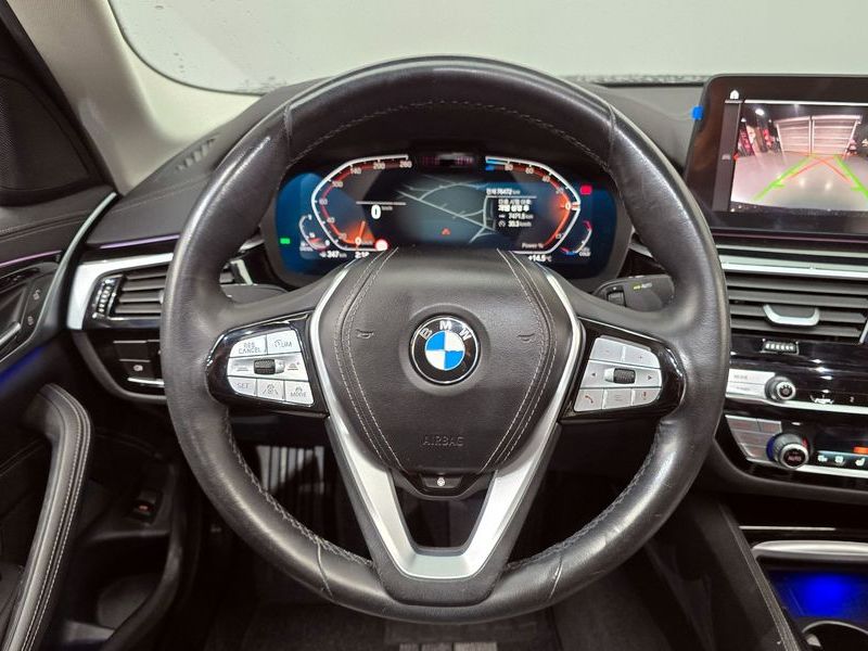 2021 BMW 5 Series 523d Luxury photo 13