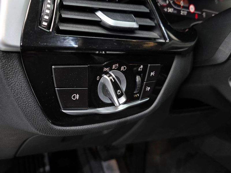 2021 BMW 5 Series 523d Luxury photo 17