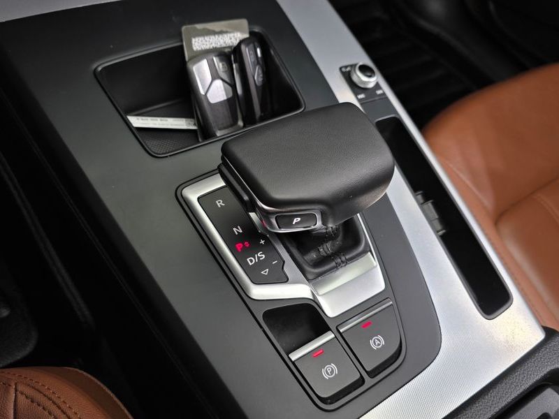 2023 Audi Q5 45 TFSI Quattro photo 9