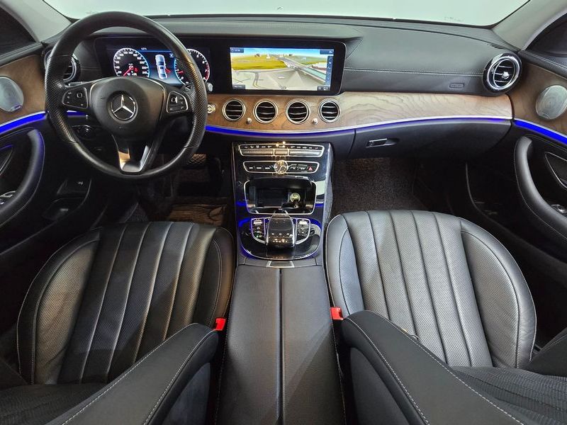 2018 Mercedes-Benz E-Class E300 4MATIC Exclusive photo 7