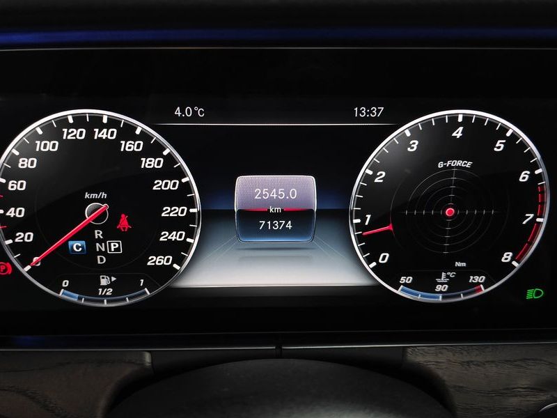 2018 Mercedes-Benz E-Class E300 4MATIC Exclusive photo 8