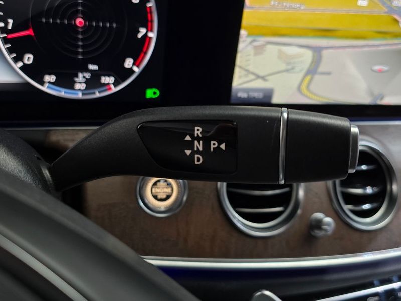 2018 Mercedes-Benz E-Class E300 4MATIC Exclusive photo 9