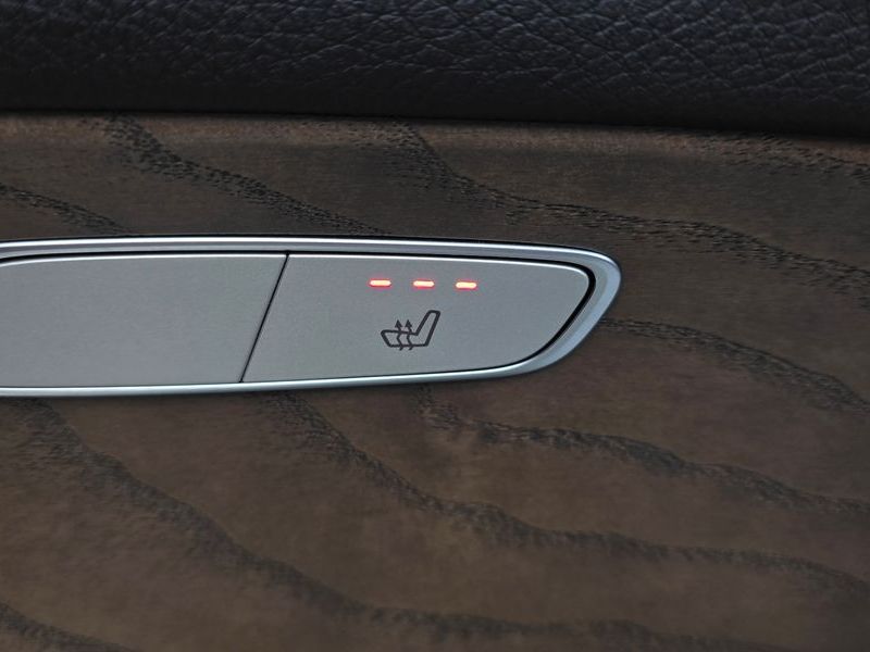 2018 Mercedes-Benz E-Class E300 4MATIC Exclusive photo 18