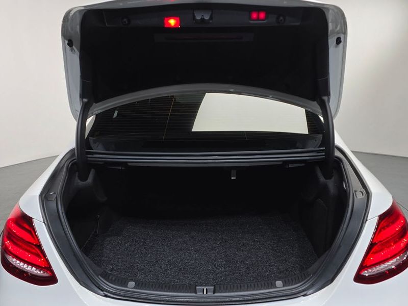 2018 Mercedes-Benz E-Class E300 4MATIC Exclusive photo 20