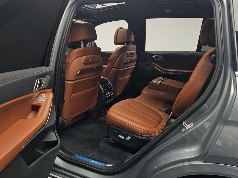 2024 BMW X7 xDrive 40d Design Pure Excellence 7-Seater photo 12