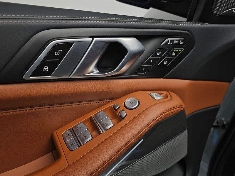 2024 BMW X7 xDrive 40d Design Pure Excellence 7-Seater photo 19