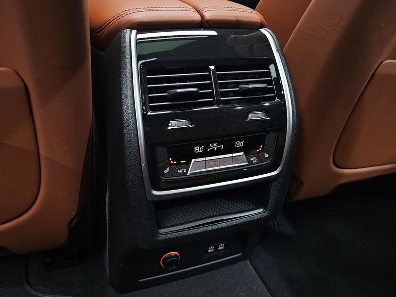2024 BMW X7 xDrive 40d Design Pure Excellence 7-Seater photo 20