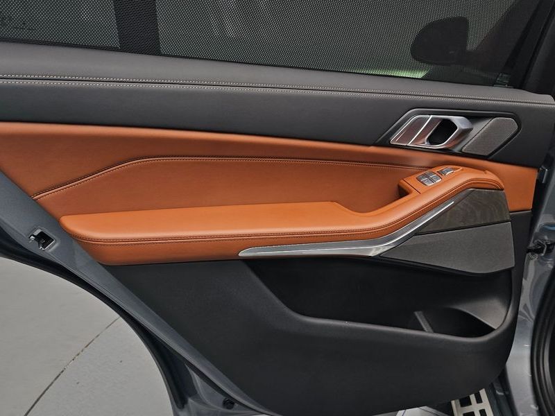 2024 BMW X7 xDrive 40d Design Pure Excellence 7-Seater photo 26