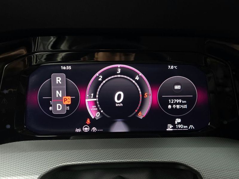 2025 Volkswagen Golf 2.0 TDI Prestige photo 8