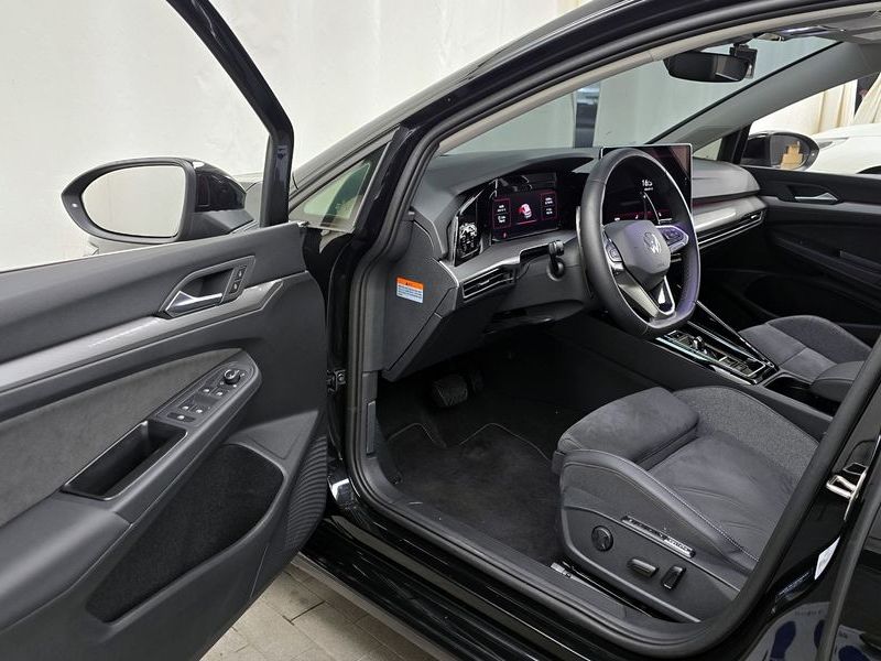 2025 Volkswagen Golf 2.0 TDI Prestige photo 10
