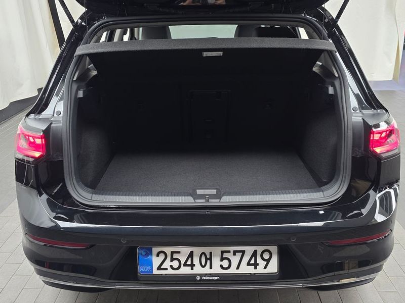 2025 Volkswagen Golf 2.0 TDI Prestige photo 20