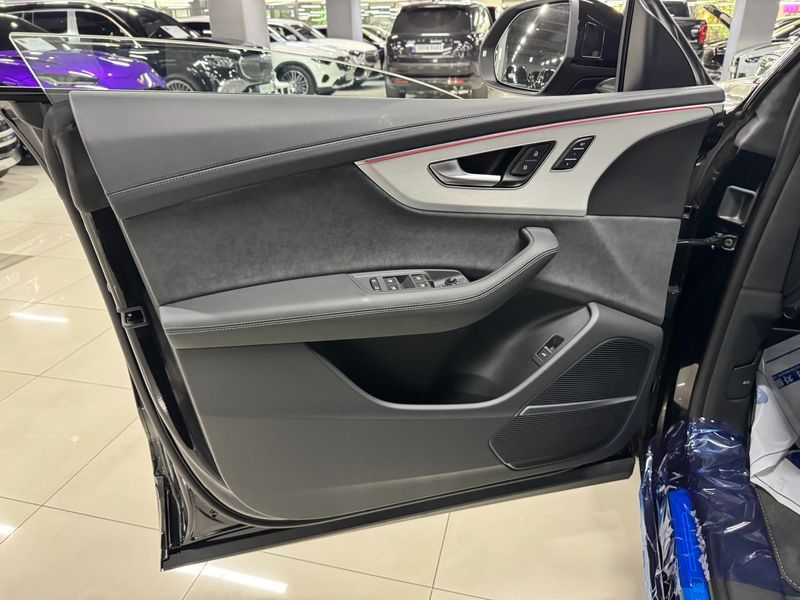 2026 Audi Q8 50 TDI Quattro Premium photo 8