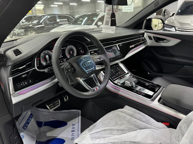 2026 Audi Q8 50 TDI Quattro Premium photo 10