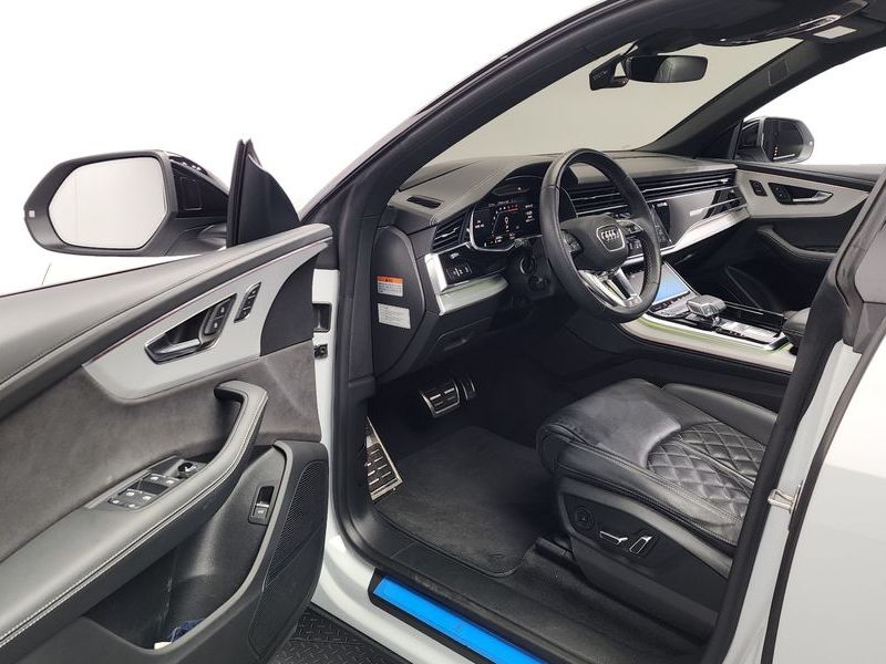 2023 Audi Q8 55 TFSI Quattro Premium photo 10