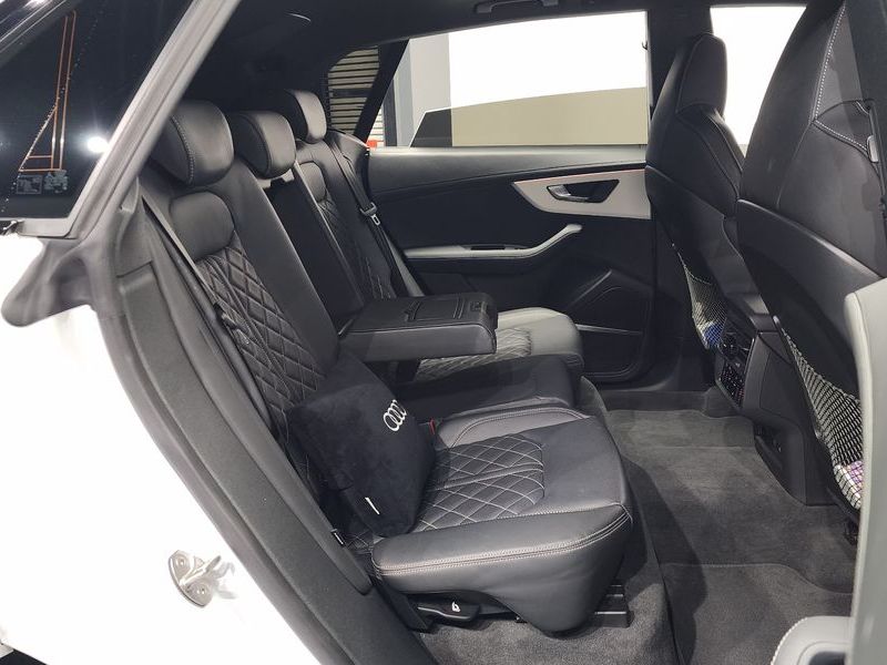 2023 Audi Q8 55 TFSI Quattro Premium photo 12