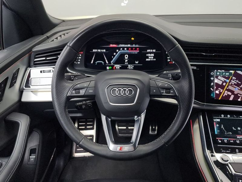 2023 Audi Q8 55 TFSI Quattro Premium photo 13