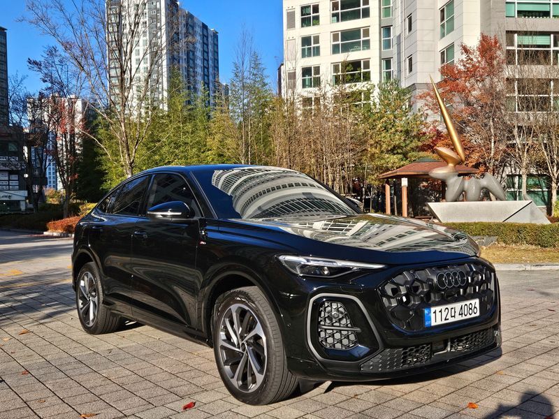 2025 Audi Q5 40 TDI Quattro S Line Sportback photo 1